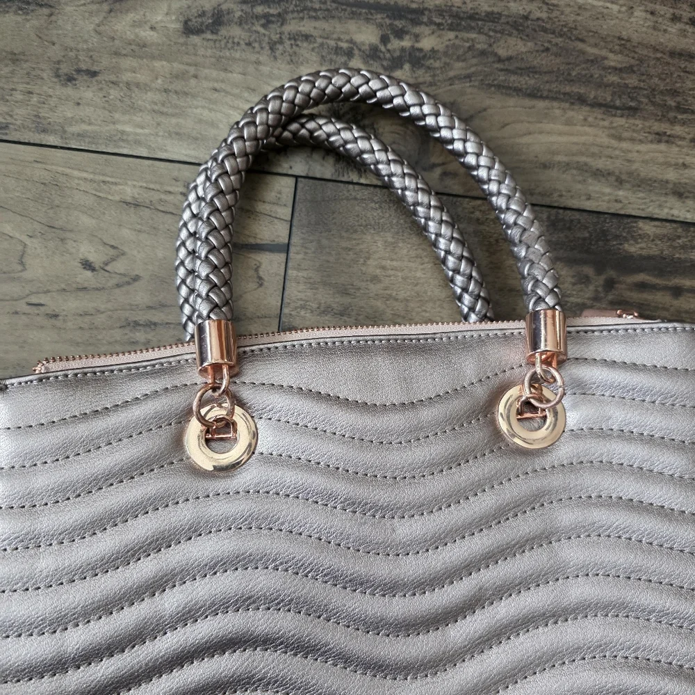 Elegant Metallic Handbag Purse‎